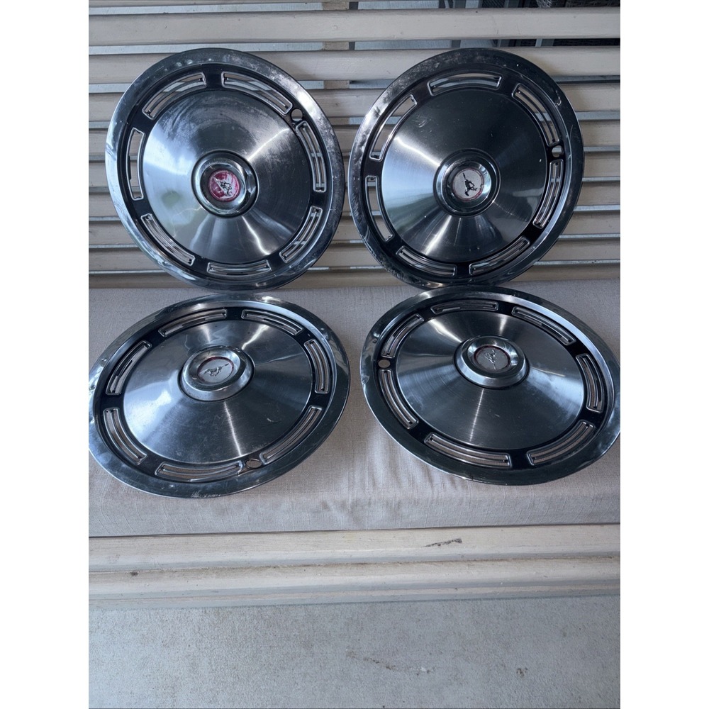 1974 74 Ford Mustang Hubcap Rim Wheel Cover Hub Cap USED 725 SET 4